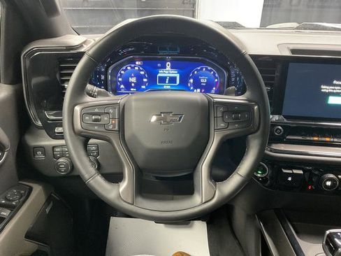 Used 2025 Chevrolet Silverado 1500 ZR2 image 17