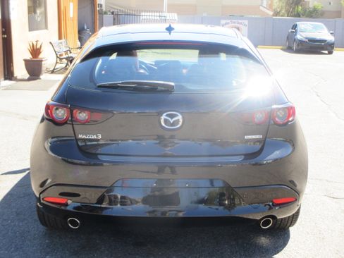 Used 2021 MAZDA MAZDA3 w/ Premium Package image 11