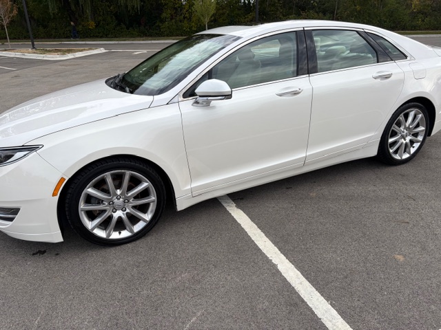 Used 2015 Lincoln MKZ AWD image 2