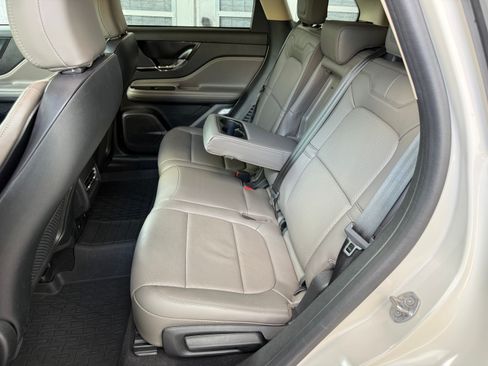 Used 2023 Lincoln Corsair FWD Reserve image 4
