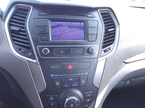 Used 2018 Hyundai Santa Fe Sport image 16