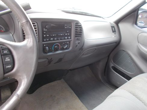 Used 2002 Ford F150 image 8