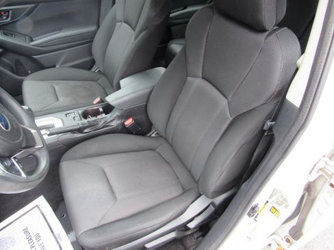 Used 2017 Subaru Impreza 2.0i Premium image 14