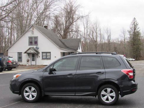 Used 2016 Subaru Forester 2.5i Premium image 4