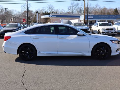 Used 2020 Honda Accord Sport image 9