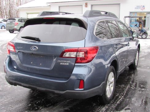 Used 2015 Subaru Outback 2.5i Premium image 11
