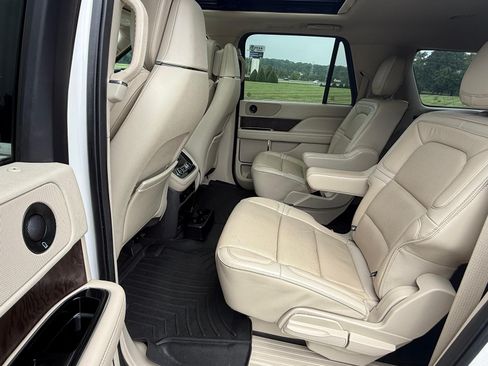 Used 2019 Lincoln Navigator L 4WD Select image 12