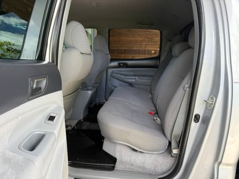 Used 2011 Toyota Tacoma 4x4 Double Cab image 18