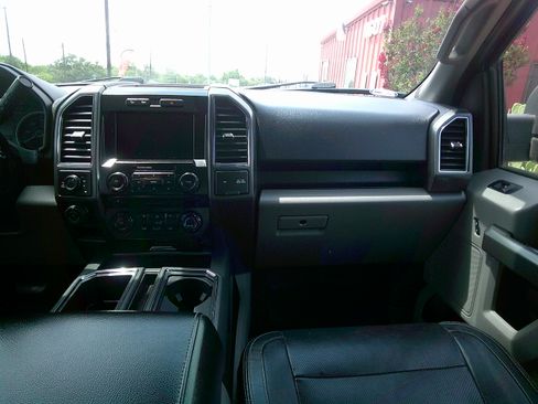 Used 2017 Ford F150 XLT AWD/4WD image 14