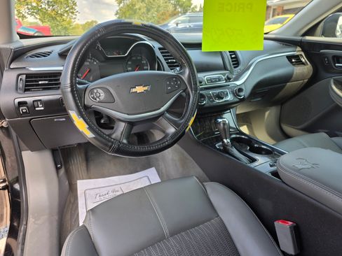 Used 2015 Chevrolet Impala LT image 9
