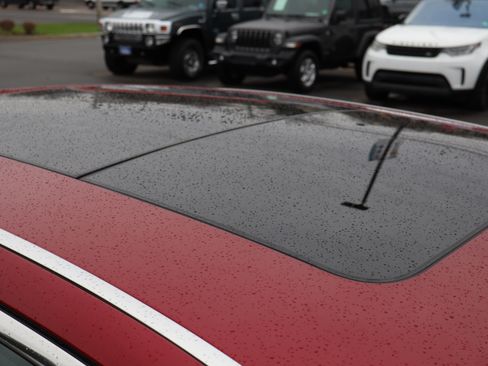 Used 2015 Lincoln MKS Elite image 11