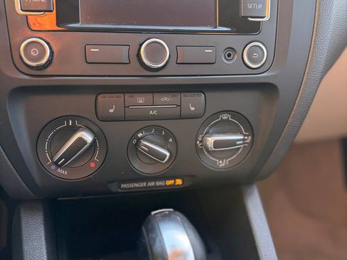 Used 2013 Volkswagen Jetta 2.5 image 2