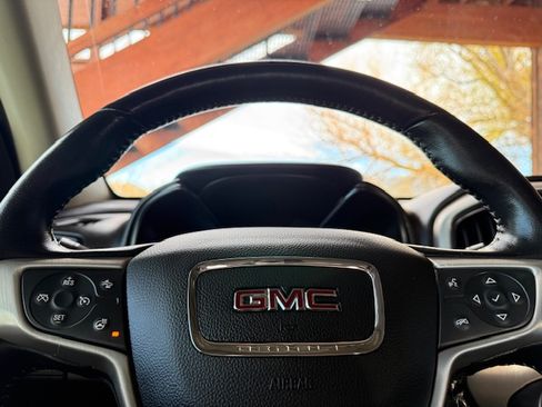 Used 2021 GMC Canyon Denali image 15