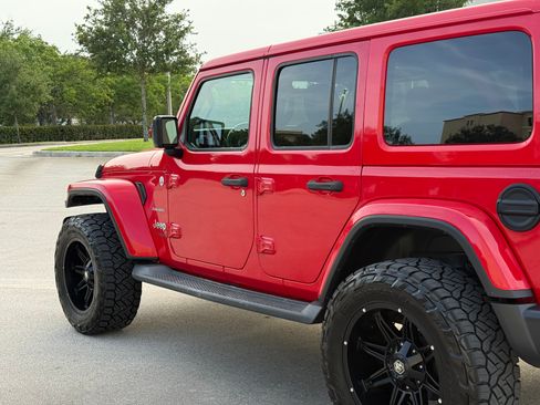 Used 2019 Jeep Wrangler 4WD Unlimited Sahara image 31