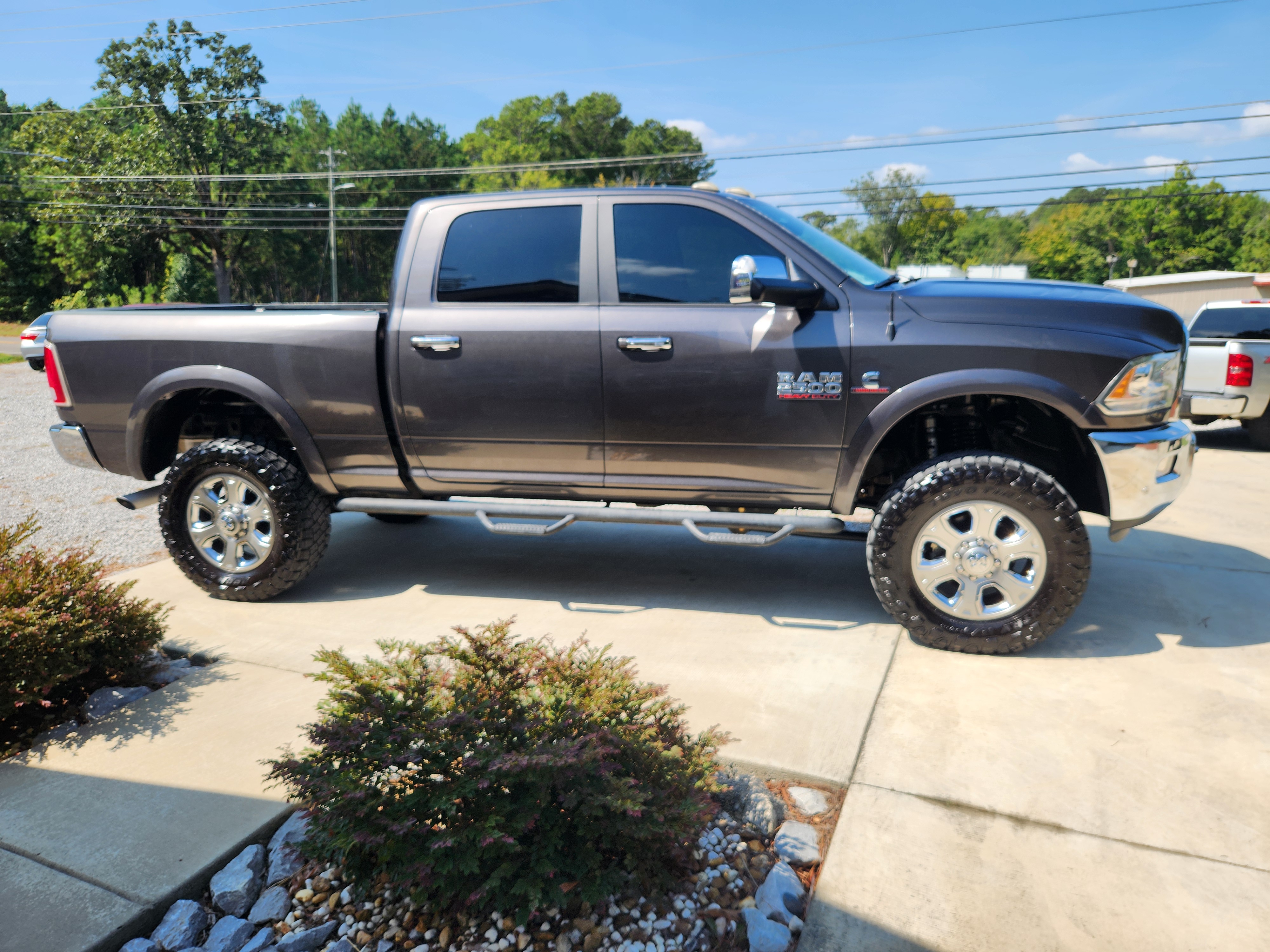 Used 2017 RAM 2500 4x4 Crew Cab Laramie image 5
