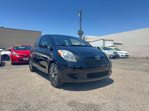 Used 2008 Toyota Yaris 2-Door Hatchback FWD image 11