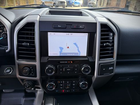 Used 2019 Ford F150 Lariat image 36