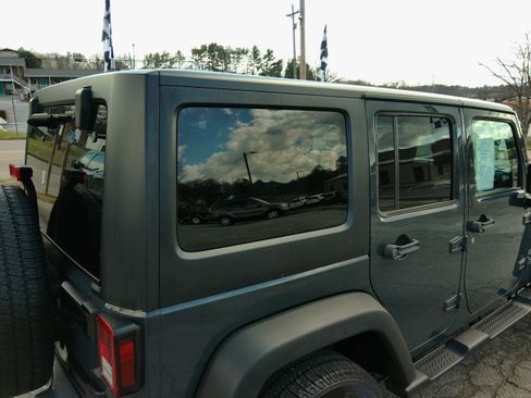 Used 2017 Jeep Wrangler Unlimited Sport S image 14