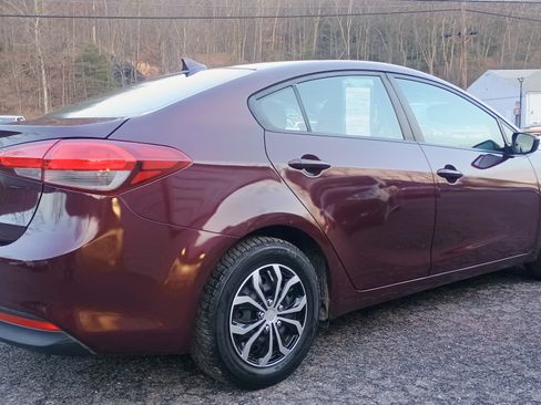 Used 2017 Kia Forte LX image 4