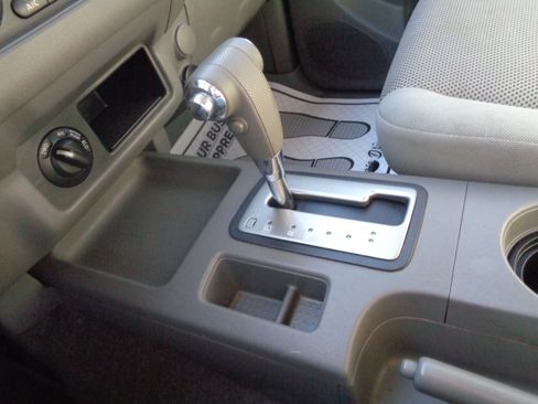 Used 2008 Nissan Frontier SE image 57