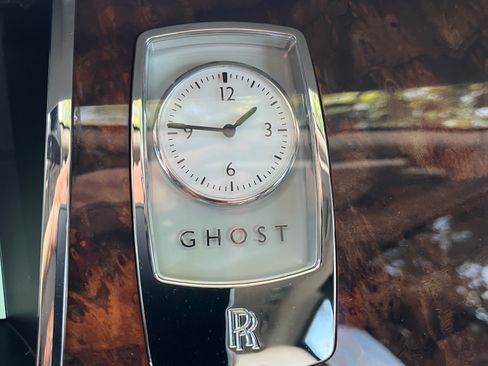 Used 2014 Rolls-Royce Ghost image 18