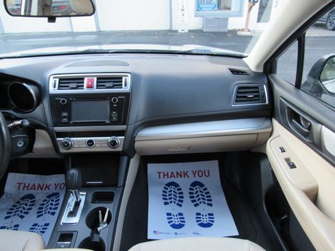 Used 2016 Subaru Outback 2.5i Premium image 22