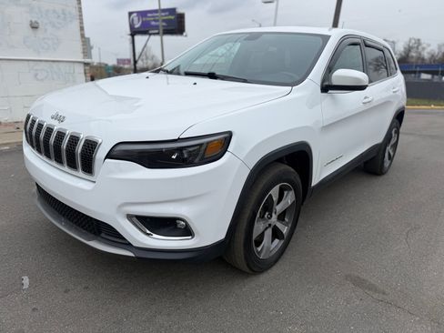 Used 2019 Jeep Cherokee Limited image 3