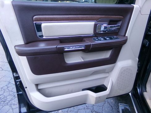 Used 2016 RAM 1500 Laramie image 16