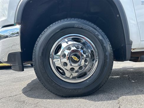 Used 2022 Chevrolet Silverado 3500 LT image 10