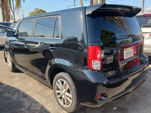 Used 2014 Scion xB image 3