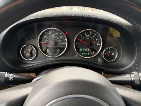 Used 2012 Jeep Wrangler Unlimited Sahara AWD/4WD image 12