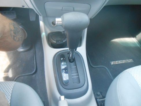 Used 2011 Hyundai Accent GLS Sedan FWD image 12
