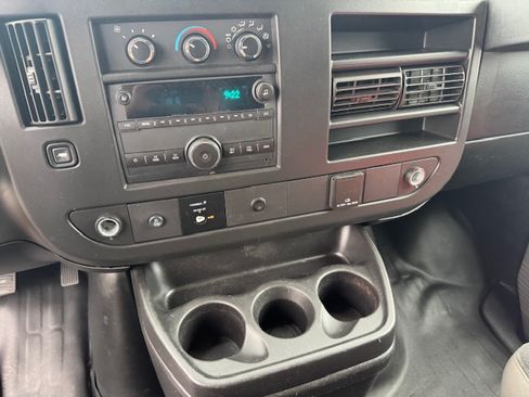 Used 2018 GMC Savana 2500 image 11