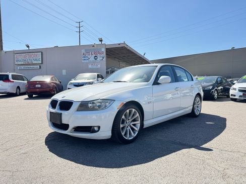 Used 2011 BMW 328i image 2