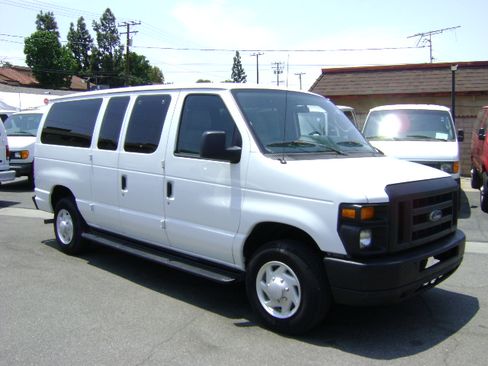 Used 2009 Ford E-150 and Econoline 150 image 4