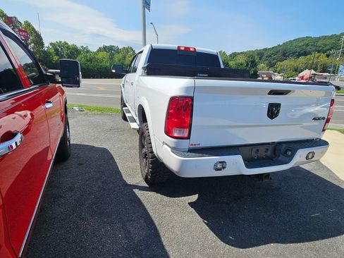 Used 2018 RAM 2500 4x4 Crew Cab SLT image 3