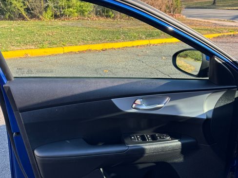 Used 2024 Kia Forte LXS image 13