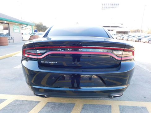 Used 2022 Dodge Charger SXT image 6