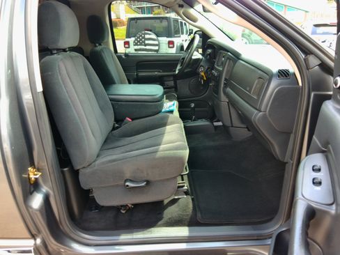 Used 2004 Dodge Ram 1500 Truck SLT image 32