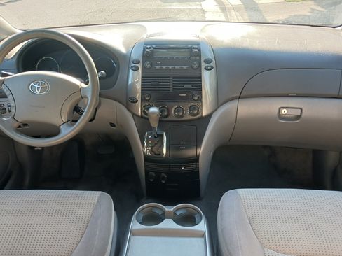 Used 2009 Toyota Sienna LE image 15