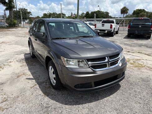 Used 2015 Dodge Journey FWD image 2