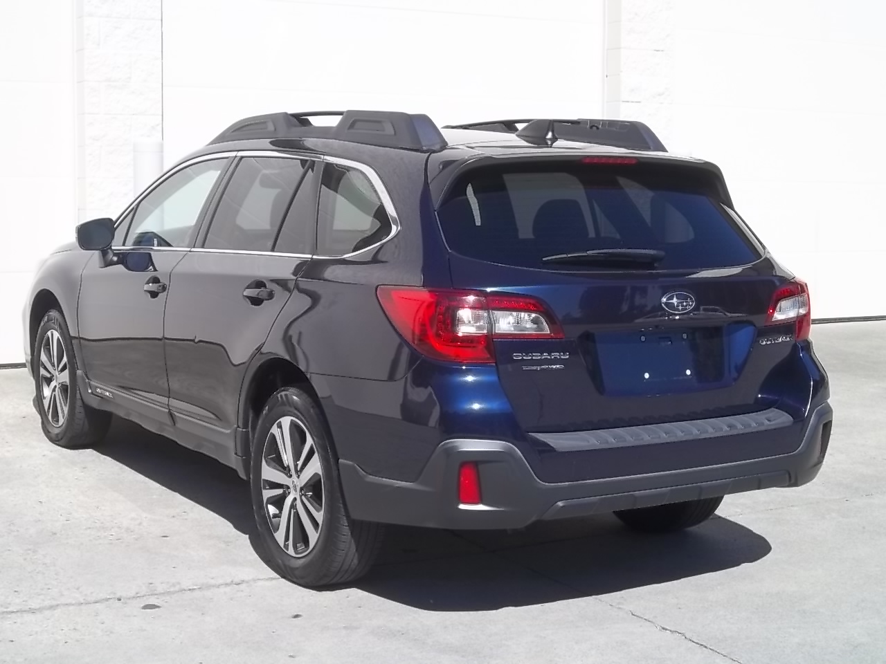 Used 2018 Subaru Outback 2.5i Limited AWD/4WD image 6