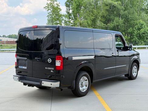 Used 2020 Nissan NV 3500 SL image 5