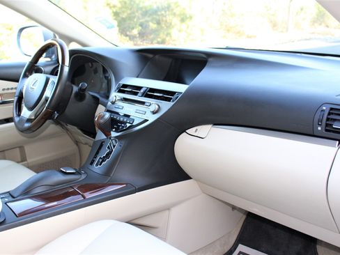 Used 2013 Lexus RX 450h image 18
