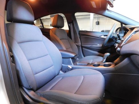 Used 2016 Chevrolet Cruze LT image 15
