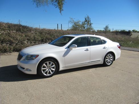 Used 2008 Lexus LS 460 Luxury image 1