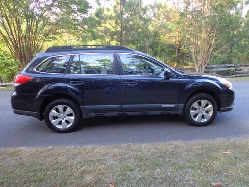 Used 2012 Subaru Outback 2.5i AWD/4WD image 2