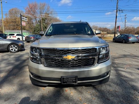 Used 2016 Chevrolet Suburban LT image 5