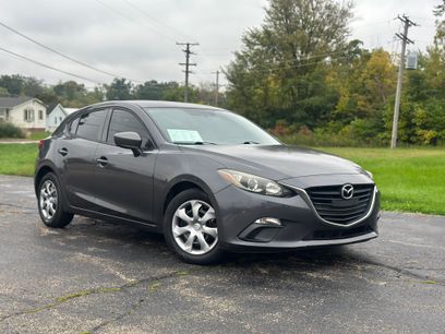 Used 2016 MAZDA MAZDA3 i Sport Hatchback