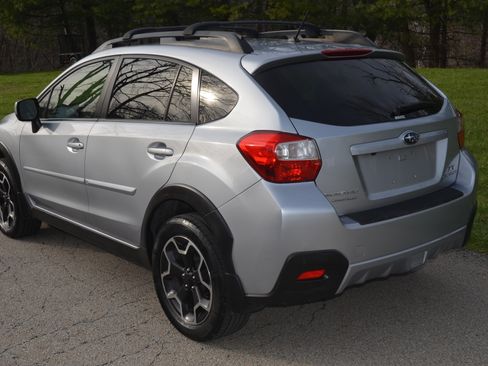 Used 2013 Subaru XV Crosstrek 2.0i Limited image 3